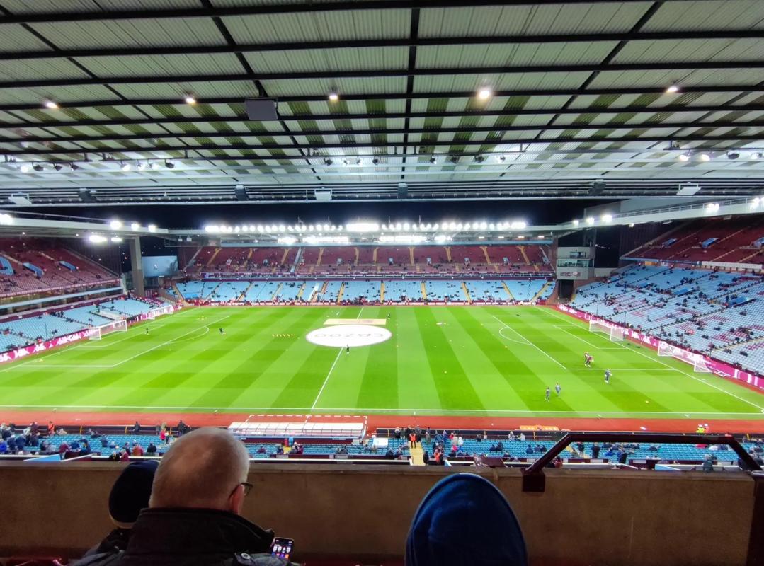 邵佳一回复张稀哲：国家队你就别考虑了，在国安多踢两年吧（邵佳一回应张稀哲：国家队先放一放，在国安再踢两年）